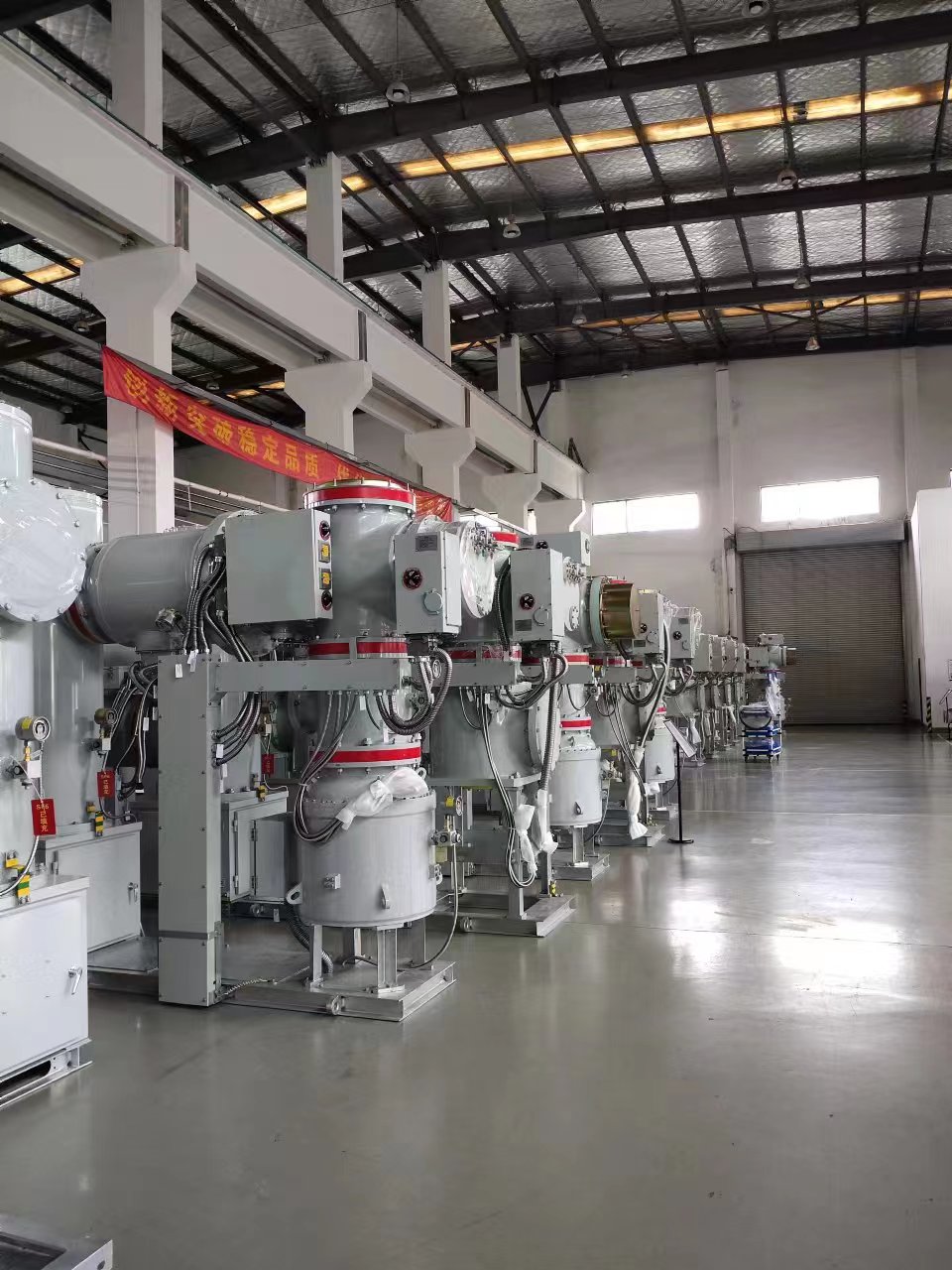 Meccanismo operativo del meccanismo a tre stazioni CJ8-5