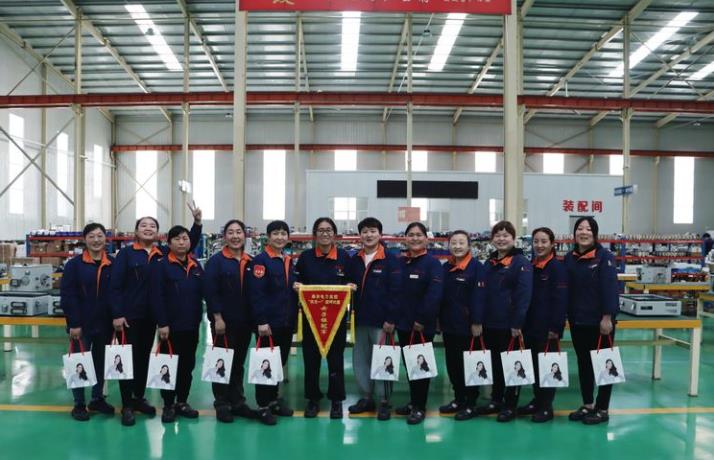 Concentrating, Gathering, Showcase --- Taihe Power 