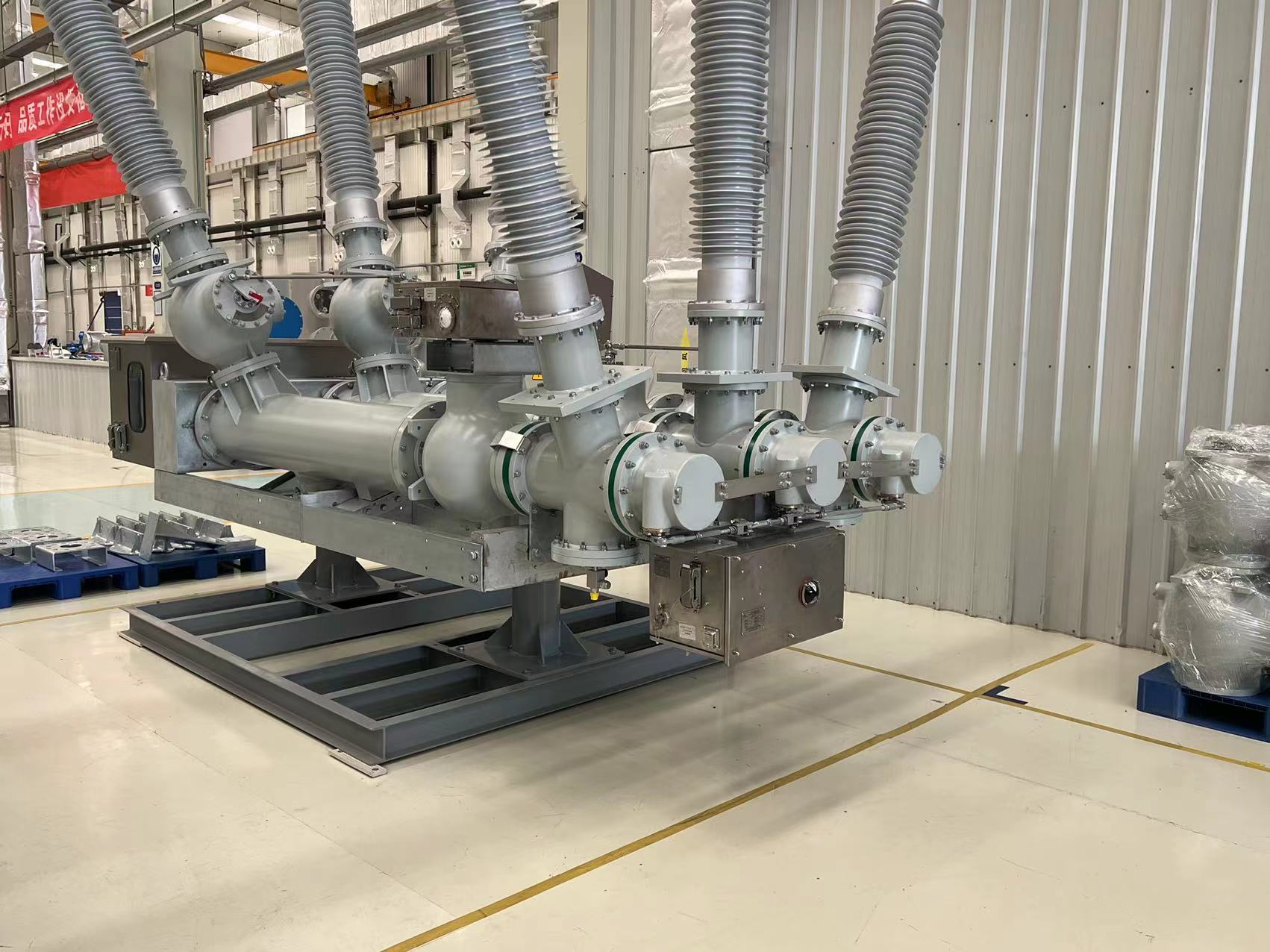 Meccanismo di comando elettrico a tre stazioni a motore singolo CJ8-1