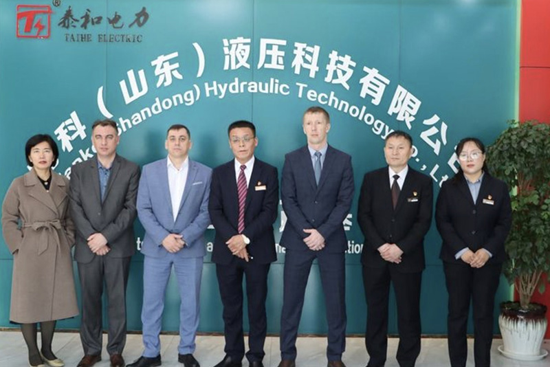 Menerapkan pemikiran globalisasi, memperluas jalan pembangunan luar negeri, dan memperkuat citra merek Taihe Apply globalization thinking, broaden the road of overseas development, and strengthen the brand image of Taihe